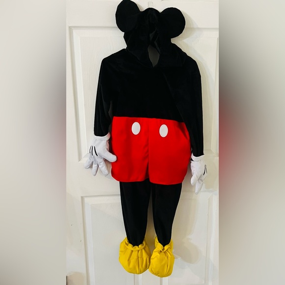 Disney Mickey Mouse Halloween Costume!! Size 5/6!! Super nice! Warm!!